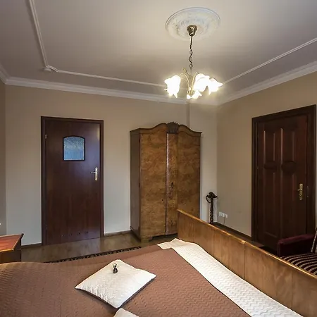 Bed & Breakfast Villa-japonica 3*